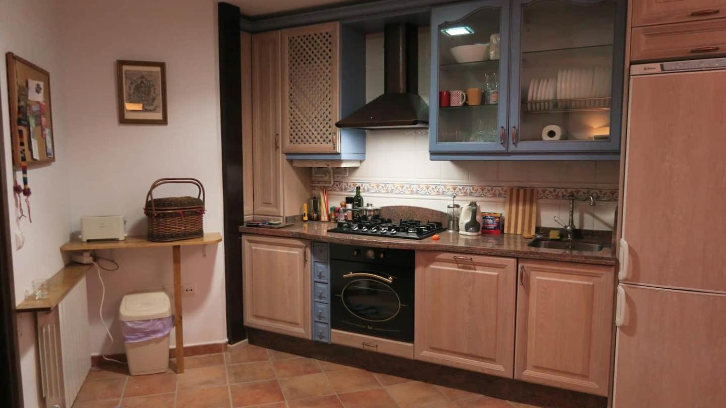 Апартаменты Charming Albaicin Patio Flat Free Onsite Parking Гранада Экстерьер фото