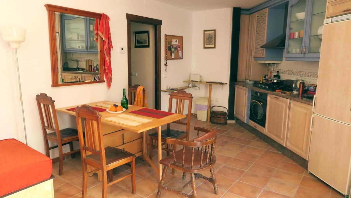 Апартаменты Charming Albaicin Patio Flat Free Onsite Parking Гранада Экстерьер фото