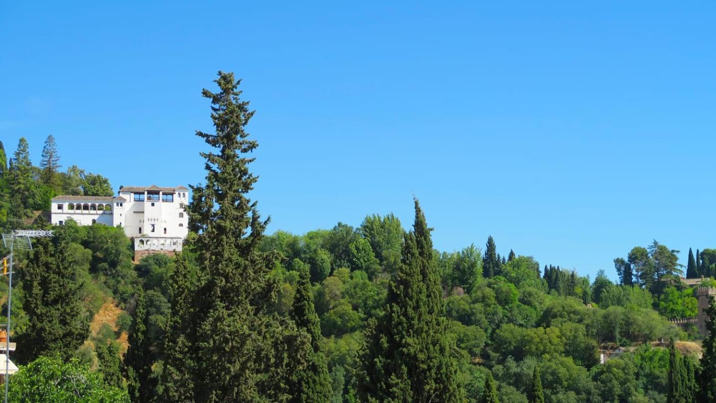 Апартаменты Charming Albaicin Patio Flat Free Onsite Parking Гранада Экстерьер фото