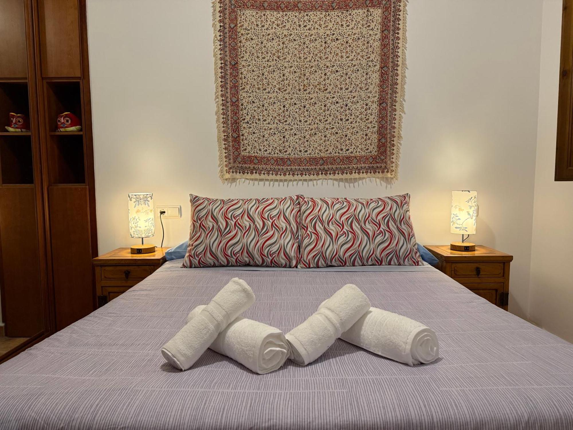 Апартаменты Charming Albaicin Patio Flat Free Onsite Parking Гранада Экстерьер фото