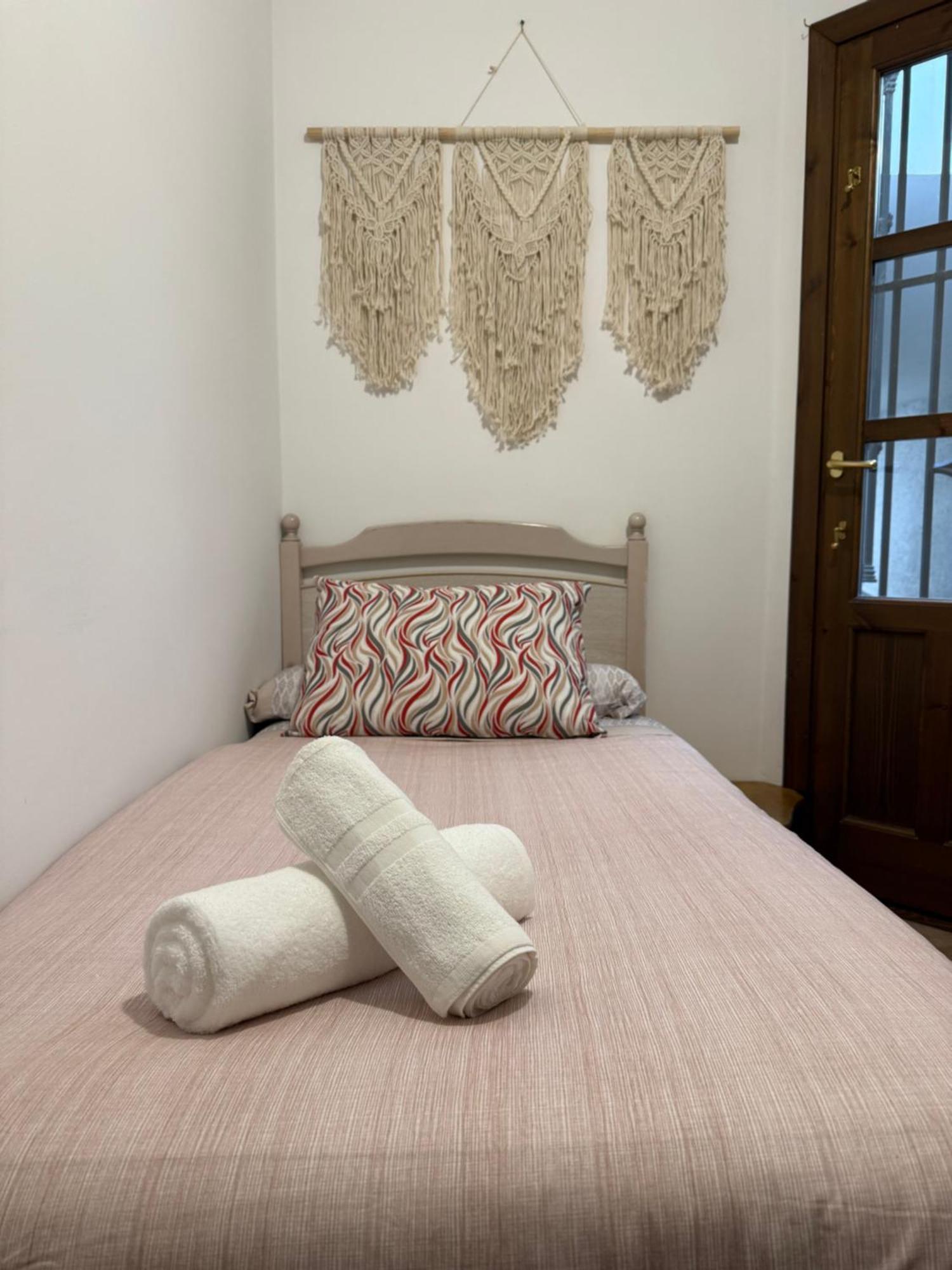 Апартаменты Charming Albaicin Patio Flat Free Onsite Parking Гранада Экстерьер фото